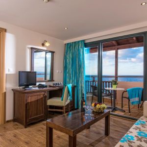 Koutrakis Suites