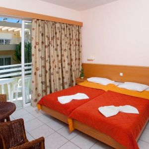 Poseidonia Hotel and Apartments