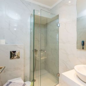 Eltina Hotel