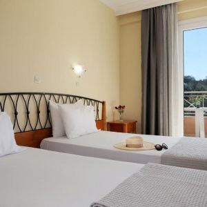 Hotel Kavos Plaza
