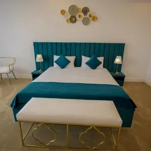 Hotel Queen Vera