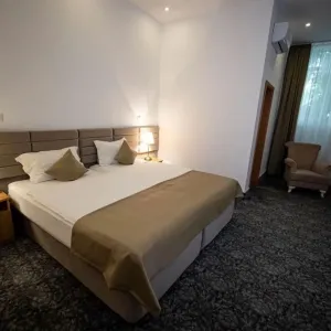 Hotel Queen Vera