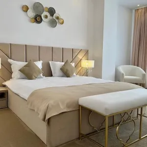 Hotel Queen Vera