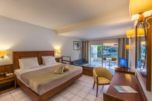 Hotel Kipriotis Maris and Suites