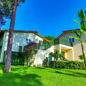 Hotel Crystal Flora Beach Resort
