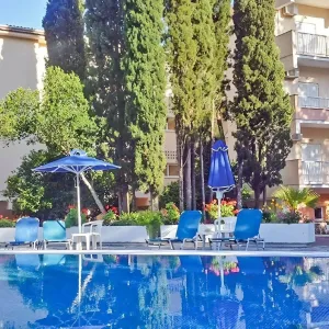 Hotel Ipsos Beach