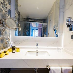 Hotel Granada Luxury Red