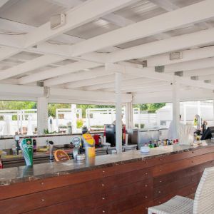 Hotel Vrissiana Beach