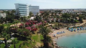 Hotel Crystal Springs Beach