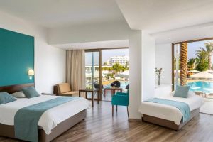Hotel Crystal Springs Beach