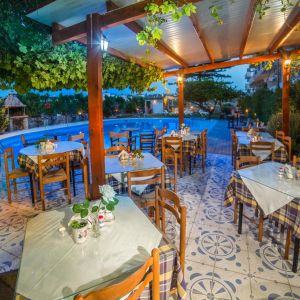 Hotel Roxani