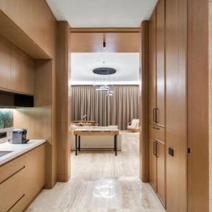 Hotel Regnum the Crown