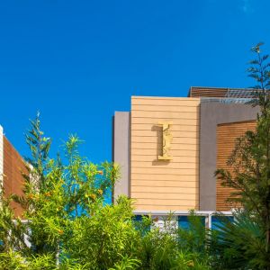 I Resort Beach Hotel