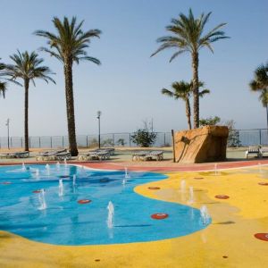Hotel Holiday World Resort (sau similar 4*)