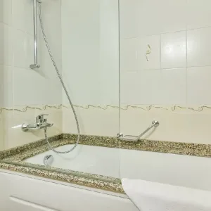 Hotel Saturn