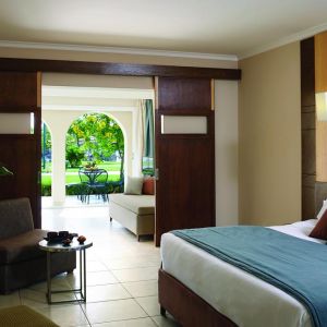 Hotel Coral Sea Water World
