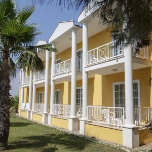 Hotel Euphoria Palm Beach Resort