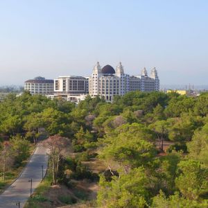 Jadore Deluxe Hotel and Spa