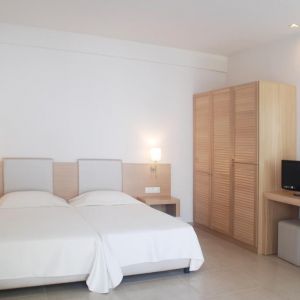 Maritimo Beach Hotel
