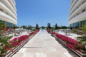Hotel Miracle Resort
