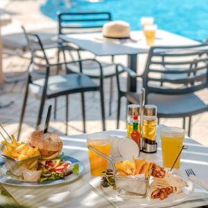 Hotel Louis Althea Beach