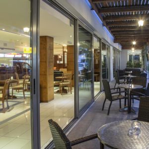 Manousos City Hotel