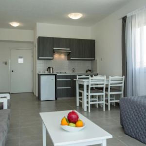 Hotel Kapetanios Bay