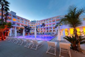 Limanaki Beach Hotel and Suites