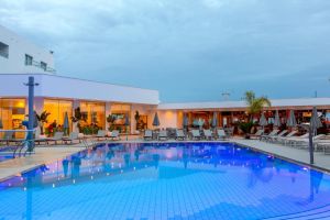Limanaki Beach Hotel and Suites