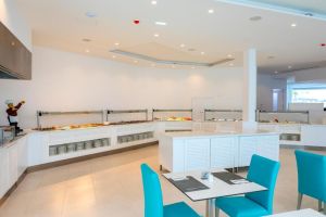 Limanaki Beach Hotel and Suites