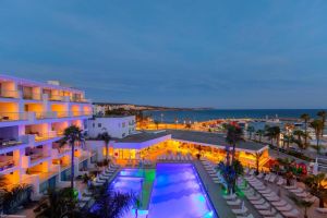 Limanaki Beach Hotel and Suites