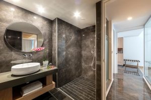 Limanaki Beach Hotel and Suites