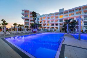 Limanaki Beach Hotel and Suites