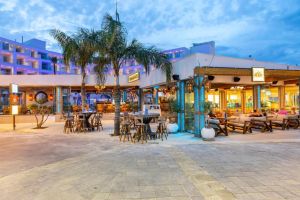 Limanaki Beach Hotel and Suites
