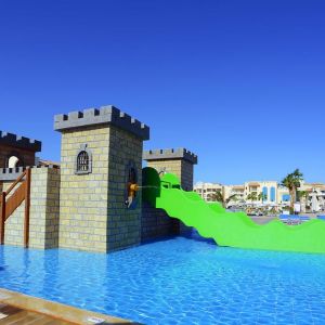 Albatros White Beach Hotel