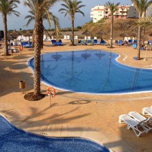 Hotel Holiday World Resort (sau similar 4*)