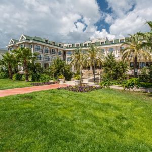 Lucida Beach Hotel