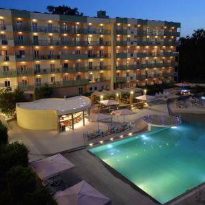 Hotel Ariti Grand