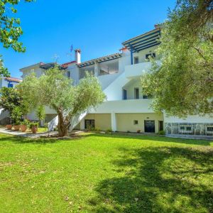 Faros Apartments