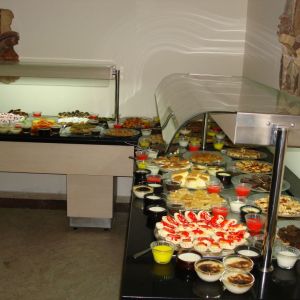Hotel Aska Just In Beach