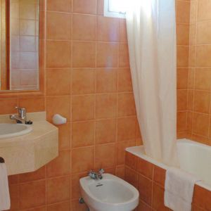 Hotel Tora