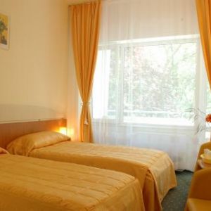 Hotel Lebada Amara