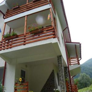 Pensiunea La Casa Alba