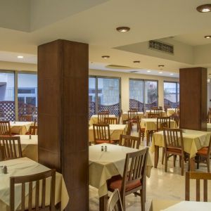 Manousos City Hotel