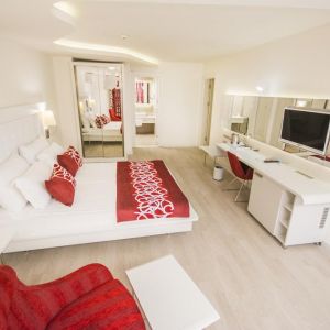 Laguna Beach Alya Resort