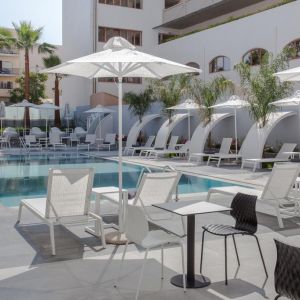 Melrose Hotel