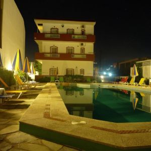 Haris Apartments (Kokkini Chani)
