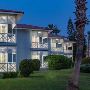 Hotel Euphoria Palm Beach Resort