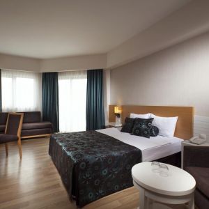 Side Aluna Hotel