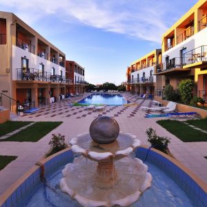 Sunrise Village Aparthotel